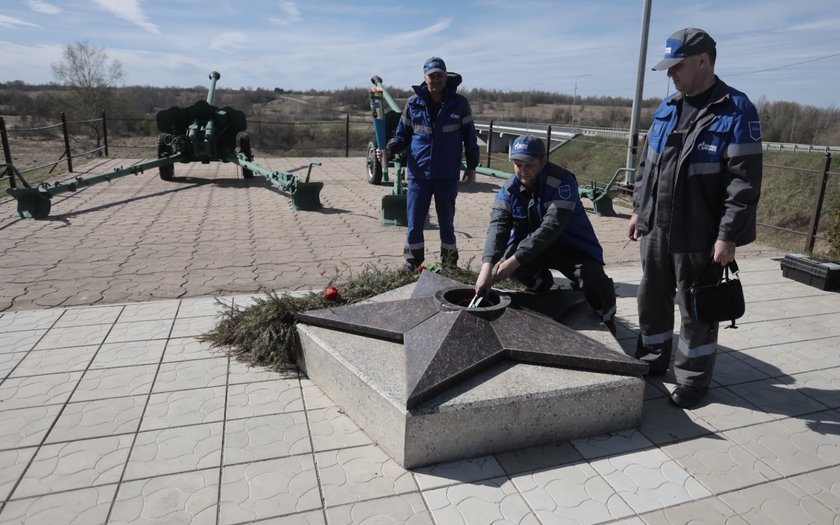 В Псковской области началось ежегодное техобслуживание  Вечных огней в канун 9 мая